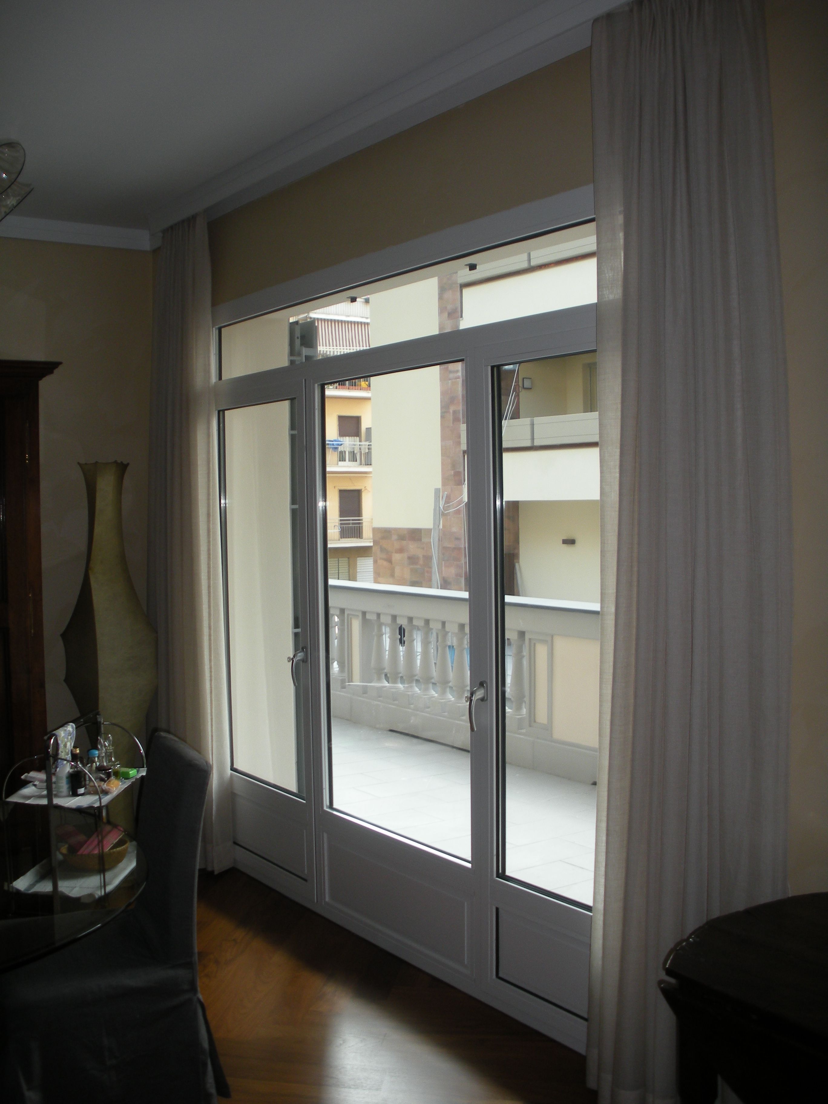 vetrata in acciaio a taglio termico lato interno